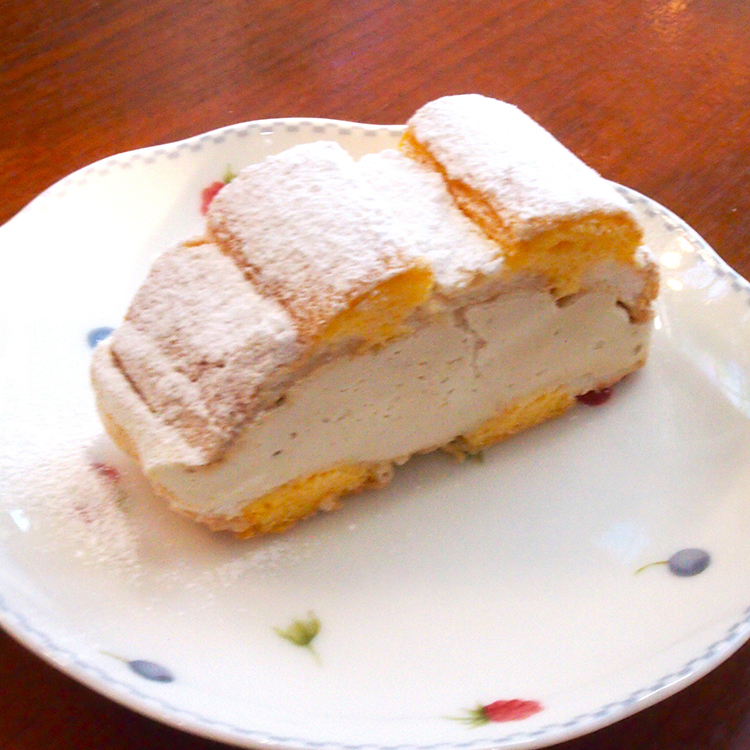 カフェオレクリームのカーディナルシュニッテン