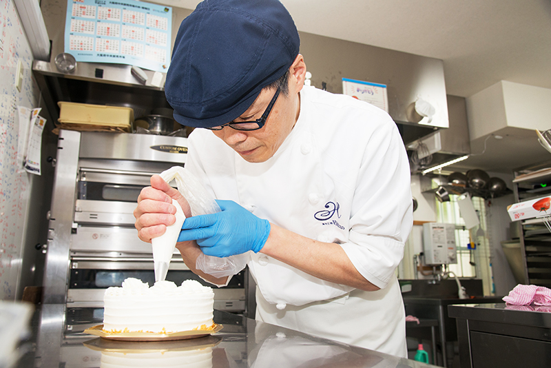 北海道産の小麦粉・生クリームを使用